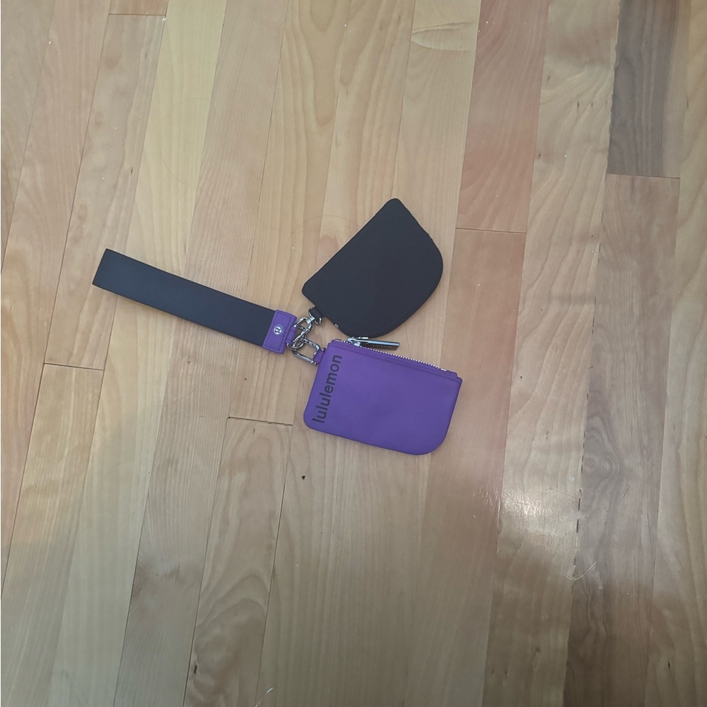 Dual pouch wristlet